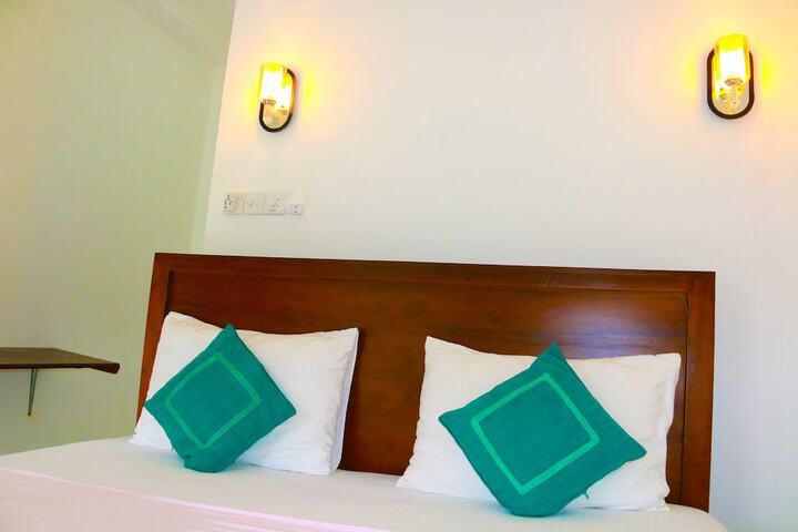 Room 15 of 34