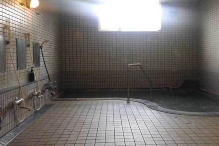 Room 8 of 20