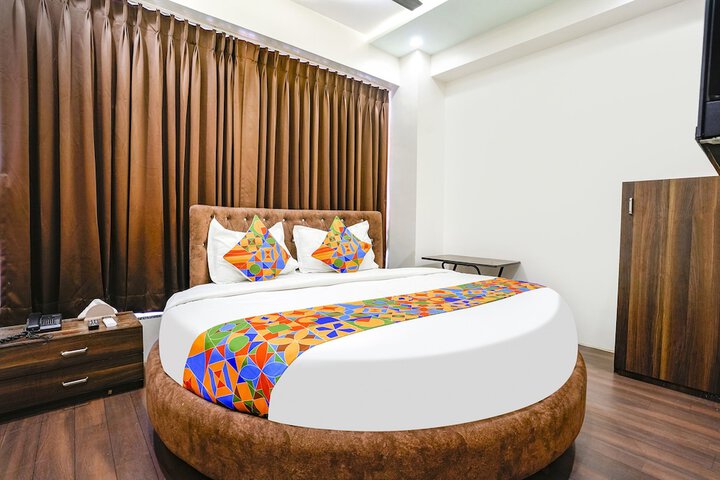 Room 5 of 25