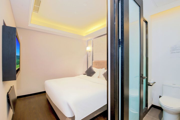Room 3 of 23
