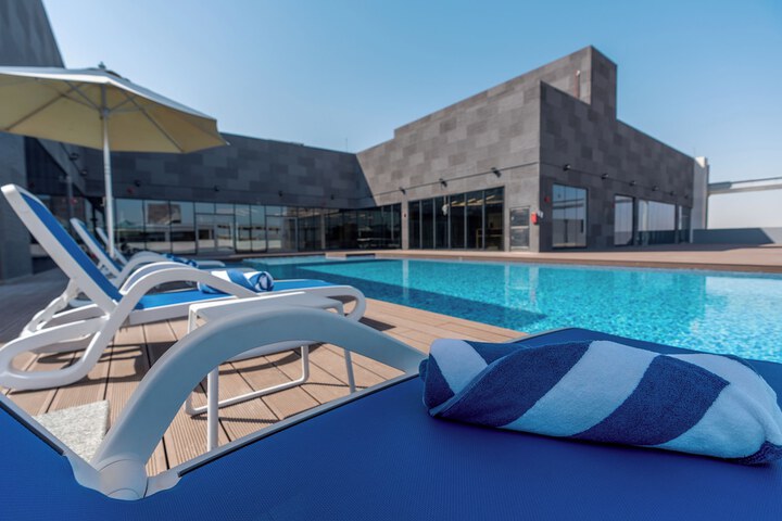 Pool 39 of 59