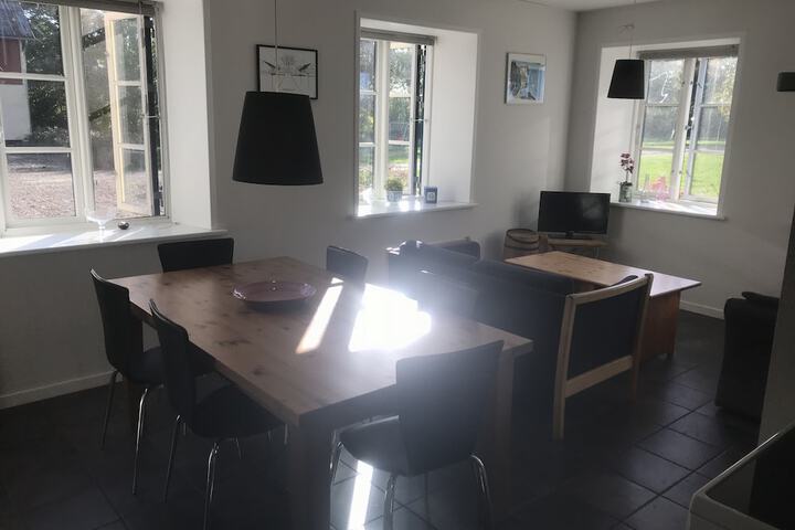 Room 8 of 96