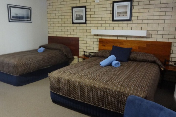 Room 18 of 48