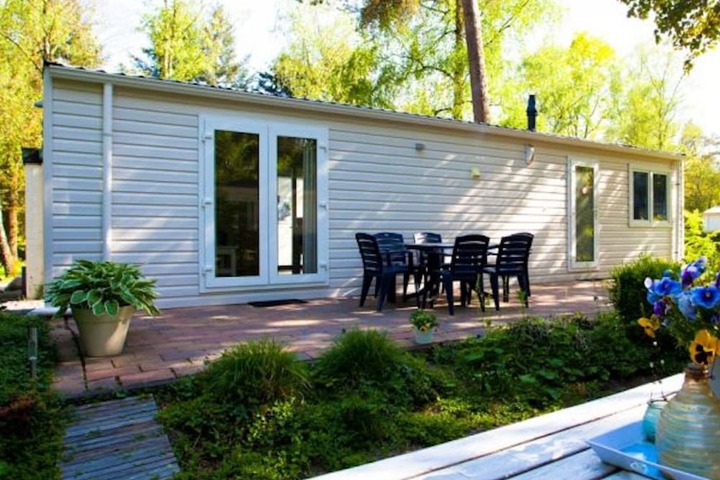 Well-kept Chalet in a Holiday Park Adjacent to the Hoge Veluwe National Park in Arnhem