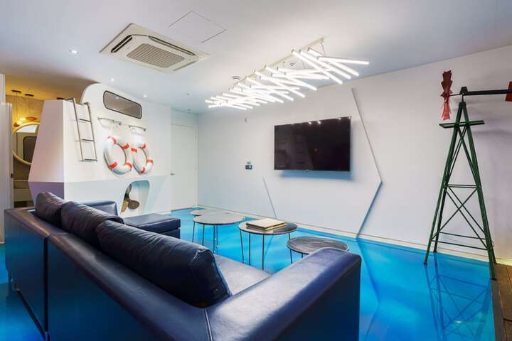 Room 44 of 95