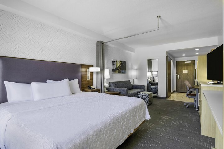 Room 14 of 36