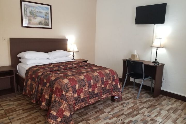 Economy Single Double Bed (12 of 16)