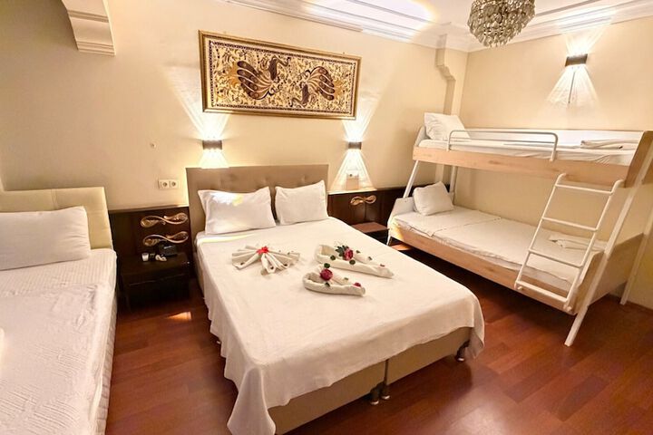 Room 44 of 132