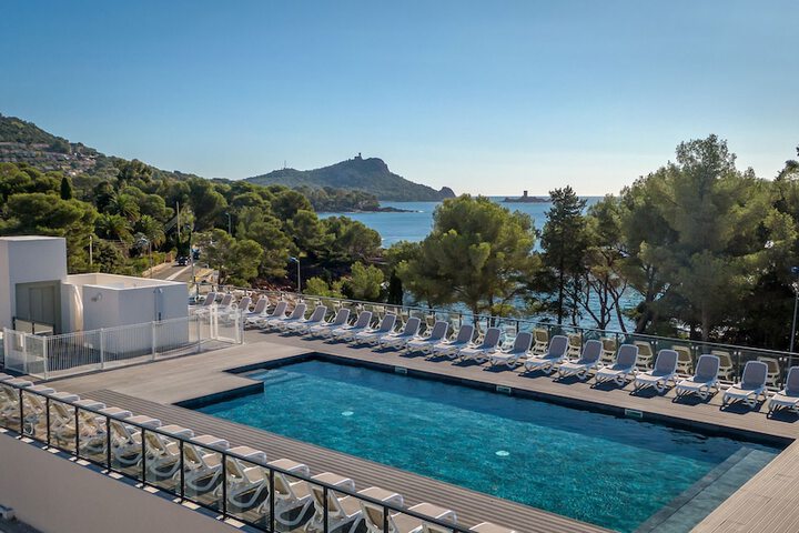 Hotel with Pool