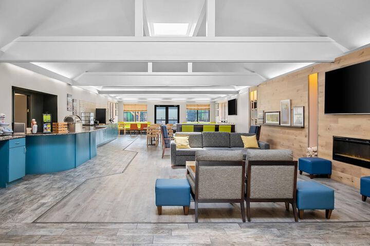 Entrance & Lobby