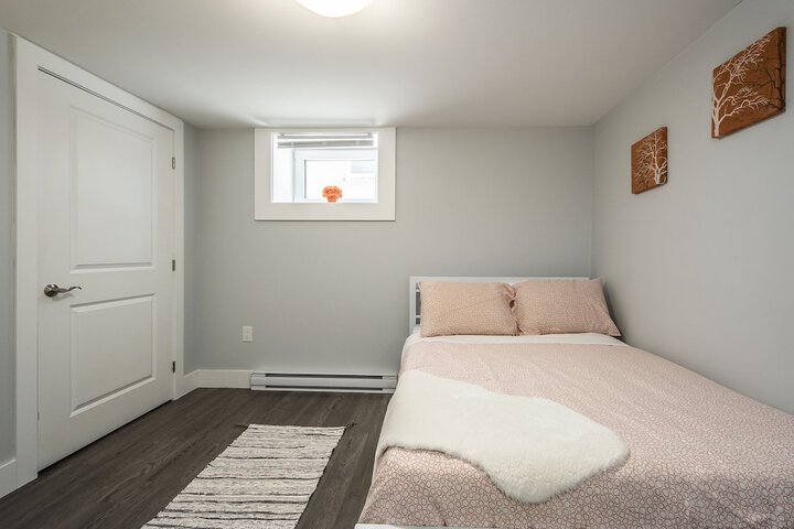 Room 17 of 64