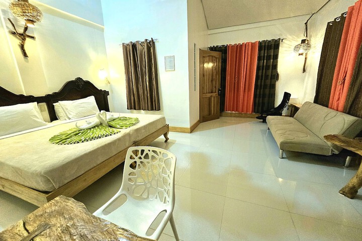 Room 28 of 165