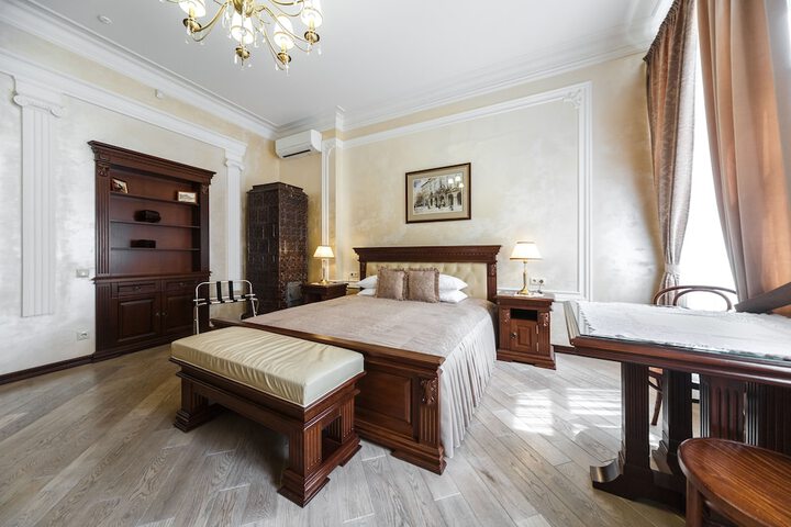 Room 17 of 87