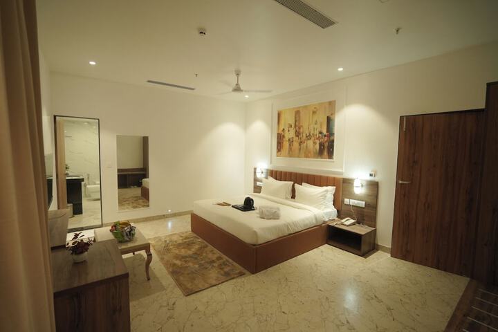 Room 32 of 102