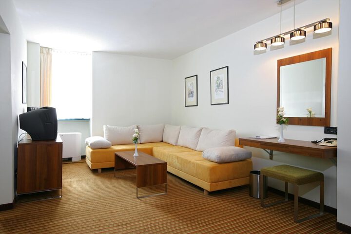 Room 28 of 57