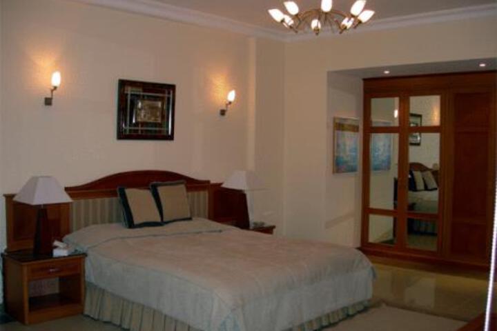 Room 1 of 5