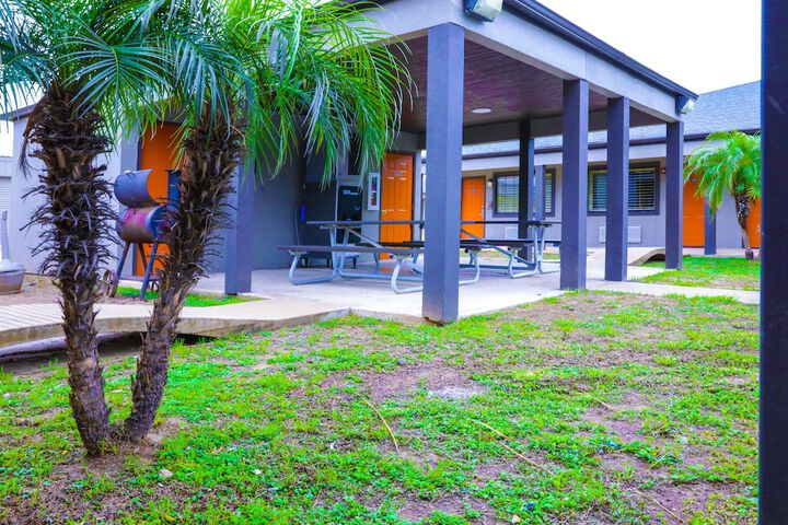 Terrace/Patio 30 of 34