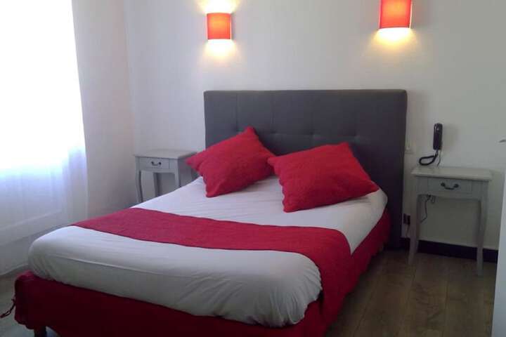 Room 28 of 49