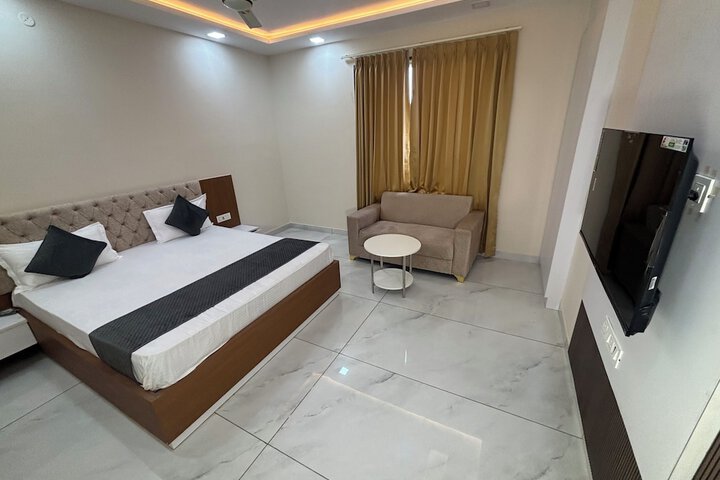 Room 25 of 47