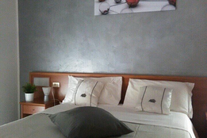 Room 6 of 17