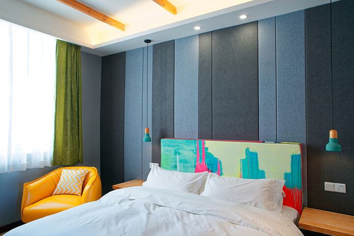 Room 5 of 47