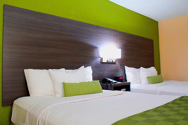 2 Double Beds (11 of 14)