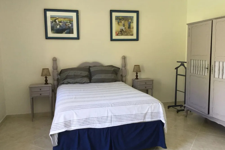 Room 2 of 4