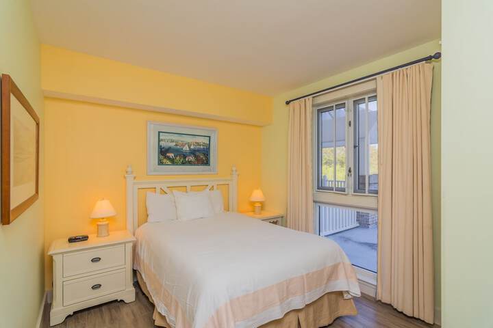 Room 32 of 270