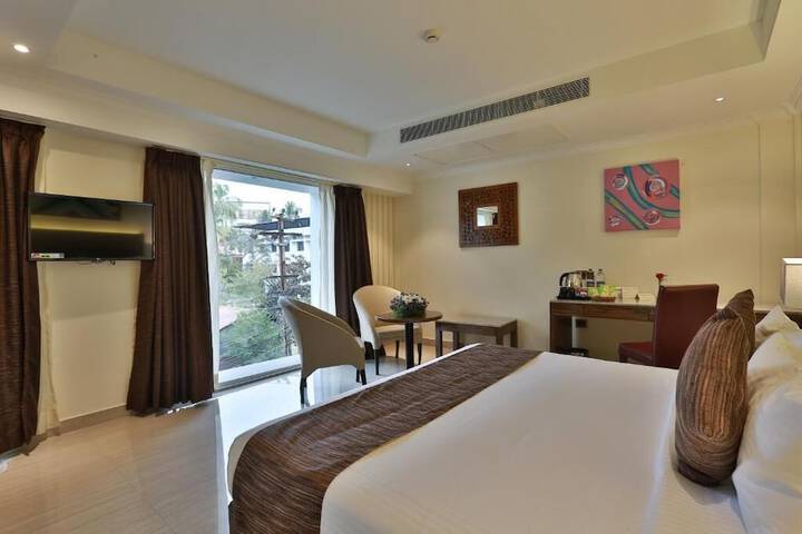 Room 5 of 23