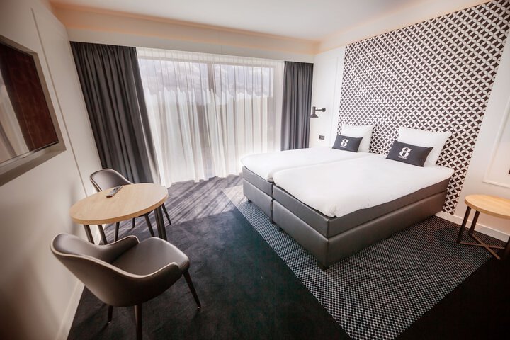 Room 7 of 18