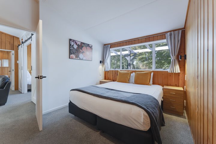 Room 27 of 90