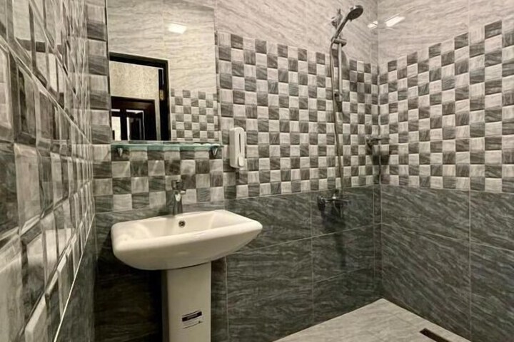 Room 16 of 30