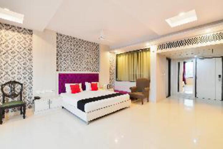 Townhouse 652 Hotel Royal Akshayam