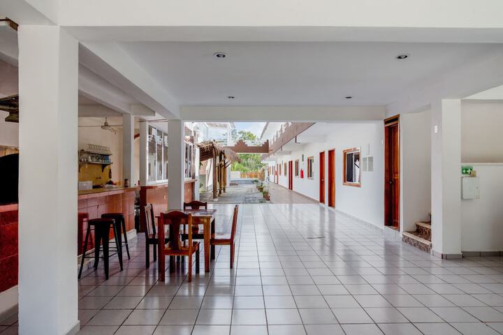 Entrance & Lobby