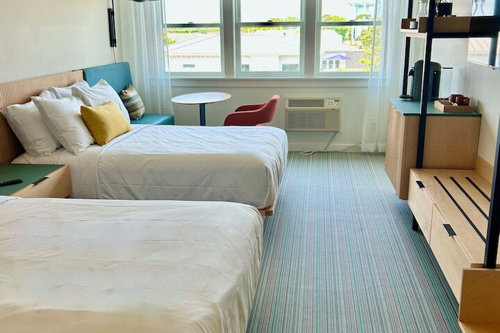 Room 10 of 74