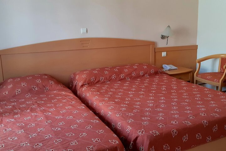 Room 13 of 47