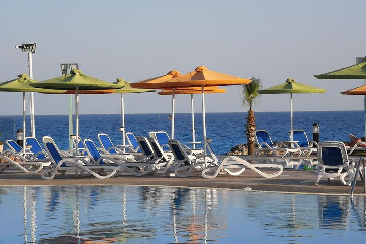 Hotel with Pool