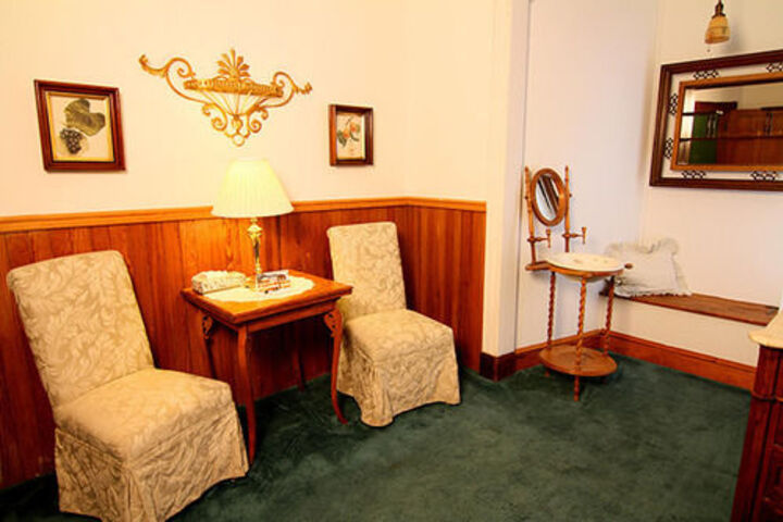 Room 73 of 99