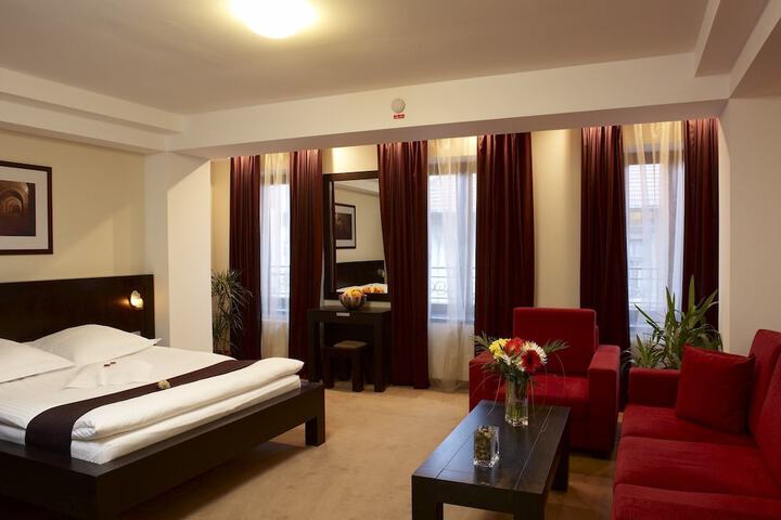Room 6 of 34