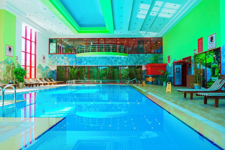 Pools & Facilities