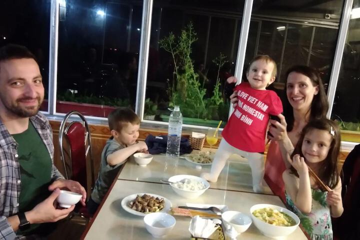Dining 43 of 49