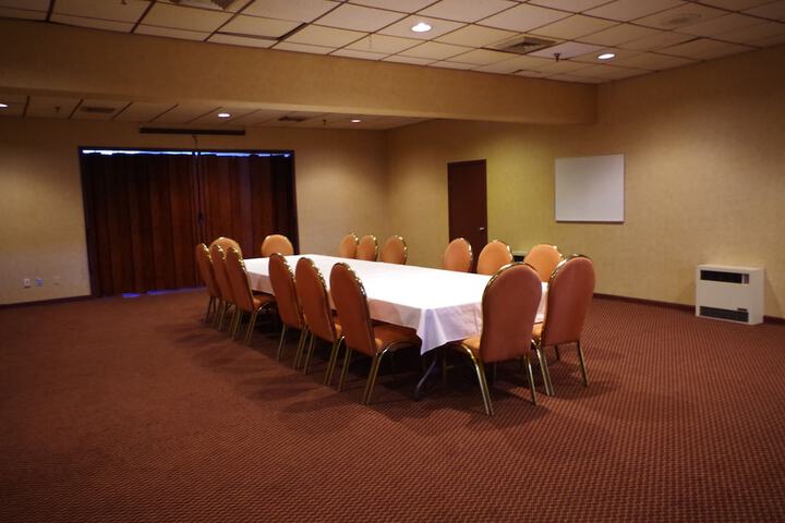 Business Center 26 of 168