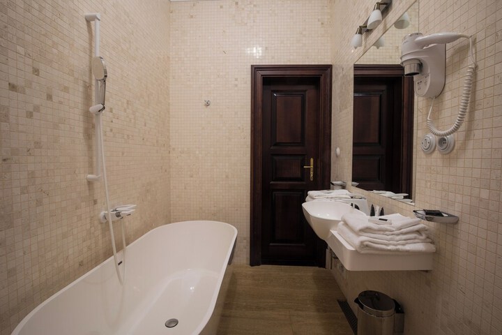 Room 131 of 183