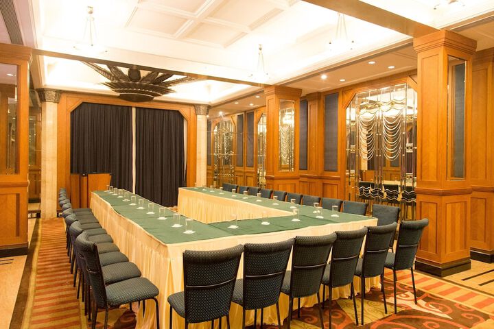 Ballroom/Hall 31 of 40