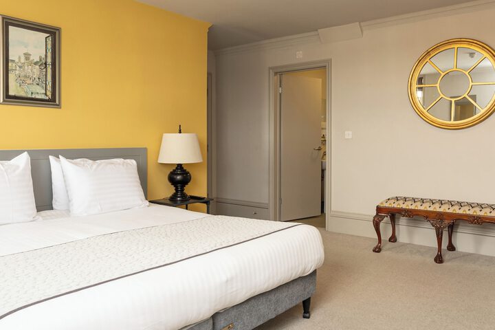 Room 7 of 33
