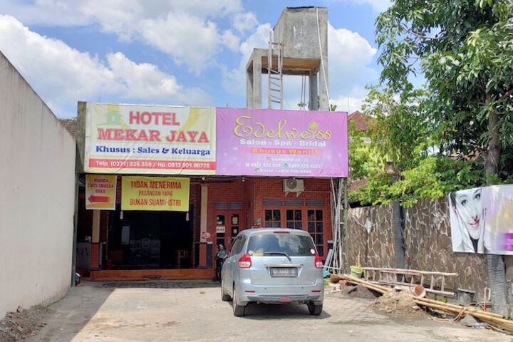Hotel Keluarga Mekar Jaya Syariah Near UNS Solo