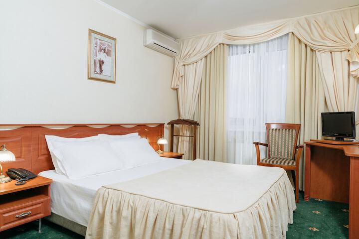 Room 26 of 100