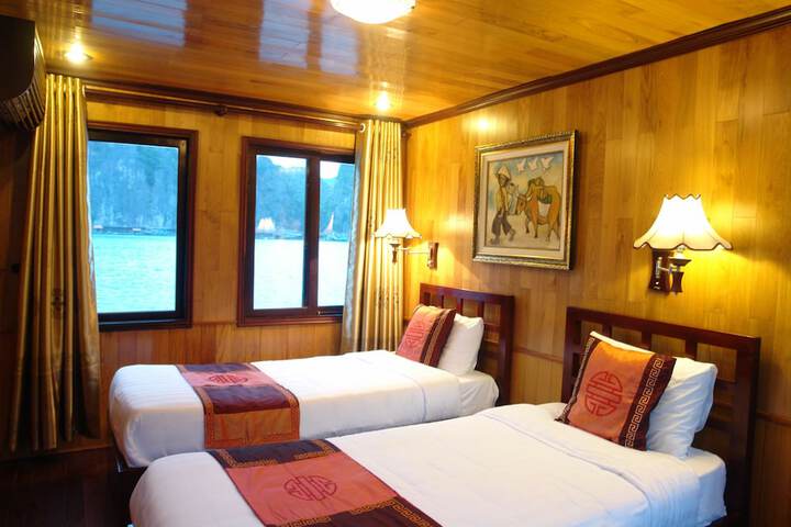 Room 6 of 35