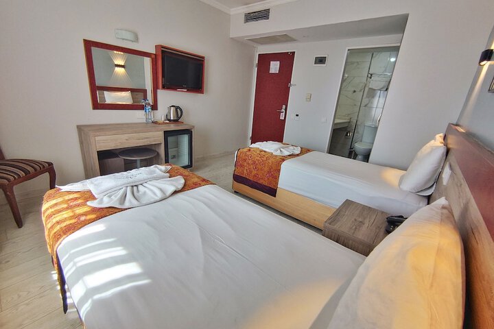 Room 16 of 65