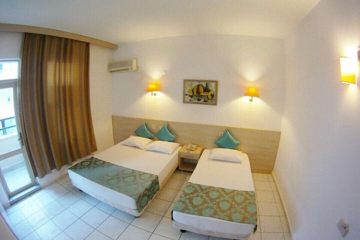 Room 5 of 17